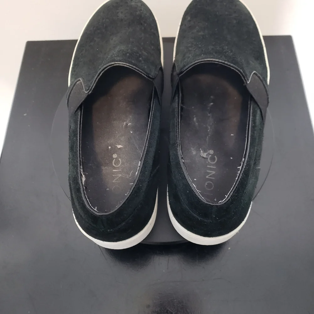 Vionic Kani Black Suede Slip On Shoes Sneakers‎ Flats Comfort Size 8